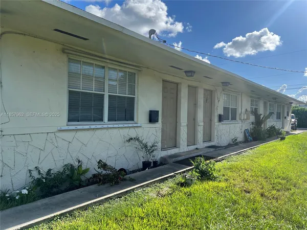 $1,400 | 832 Northeast 5th Avenue, Unit 832, Homestead, FL 33030