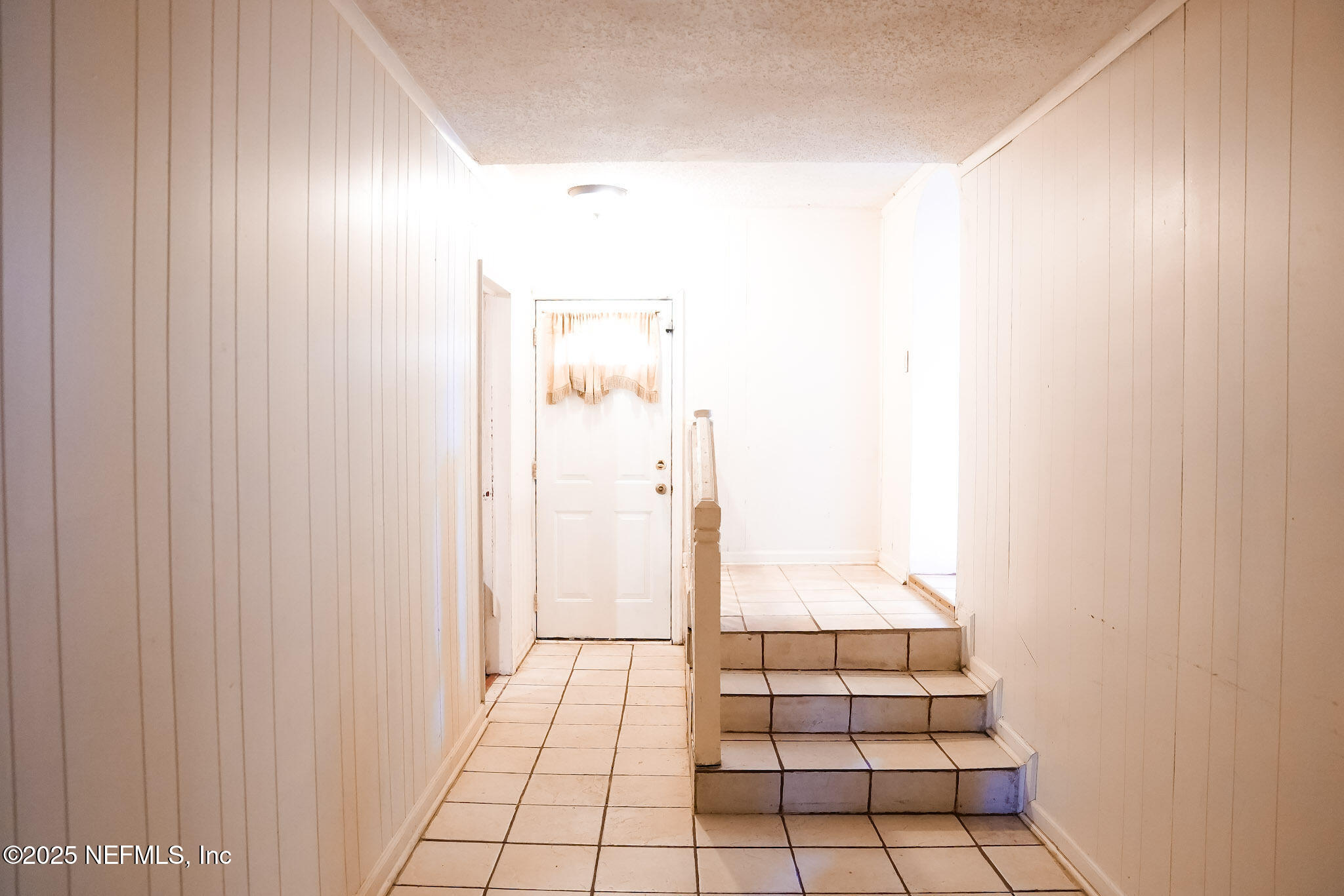 3224 Claremont Road Jacksonville, FL 32207 - Photo 19 of 26 a view of a hallway