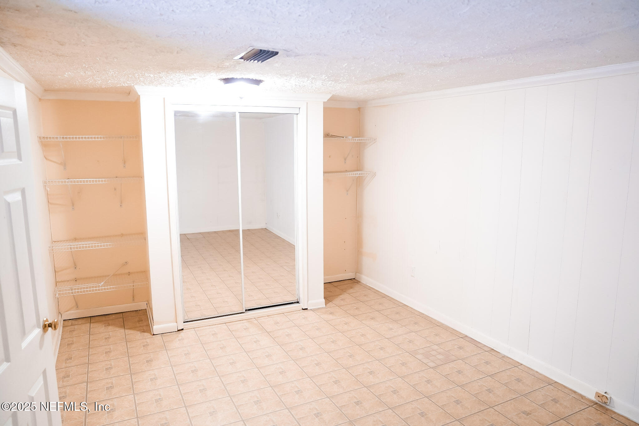 3224 Claremont Road Jacksonville, FL 32207 - Photo 20 of 26 an empty room with a empty space