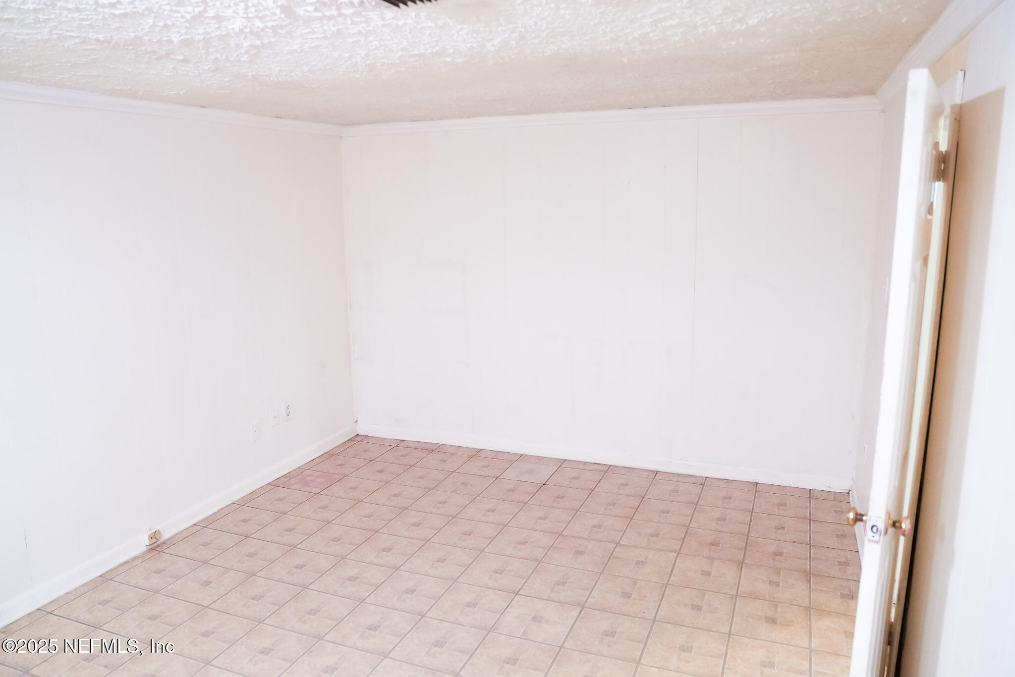 3224 Claremont Road Jacksonville, FL 32207 - Photo 21 of 26 a view of room