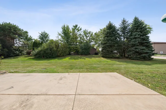 $2,600 | 11683 Joan Avenue, Huntley, IL 60142