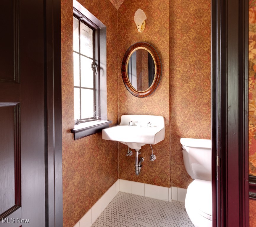569 Merriman Road Akron, OH 44303 - Photo 30 of 43 Bathroom featuring tile patterned flooring and toilet