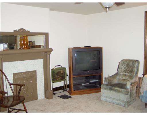 65 Barr Road Finleyville, PA 15332 - Photo 3 of 18 Living Room.