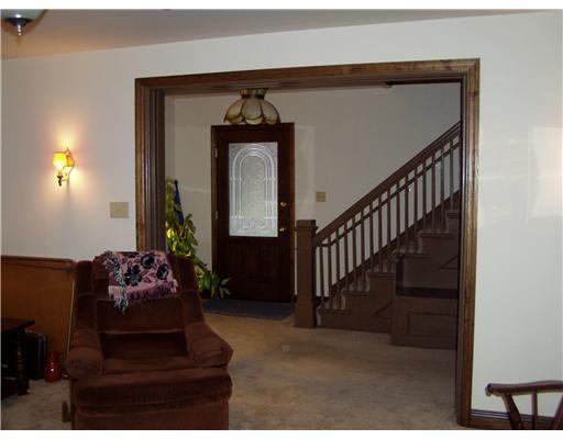 65 Barr Road Finleyville, PA 15332 - Photo 8 of 18 Entry/Foyer.
