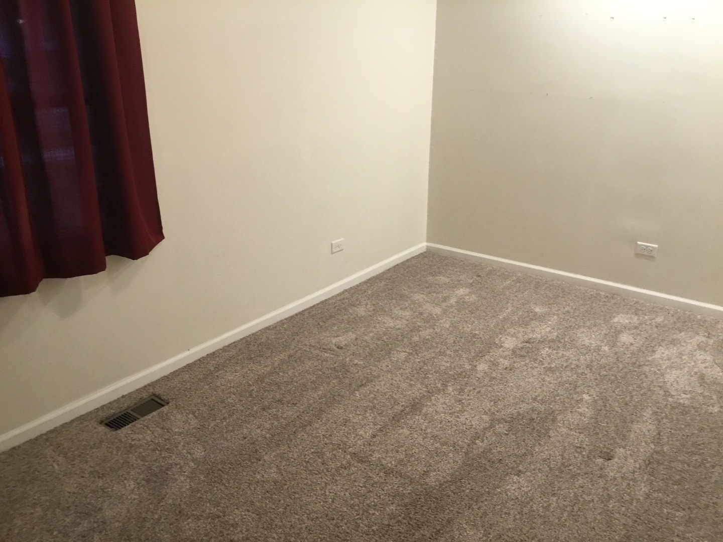 Undisclosed Address Richton Park, IL 60471 - Photo 6 of 11 a view of an empty room