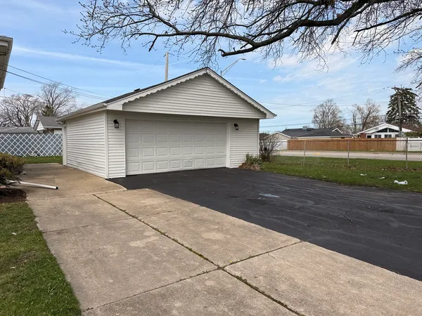 $290,700 | 191 Kathleen Lane, Chicago Heights, IL 60411
