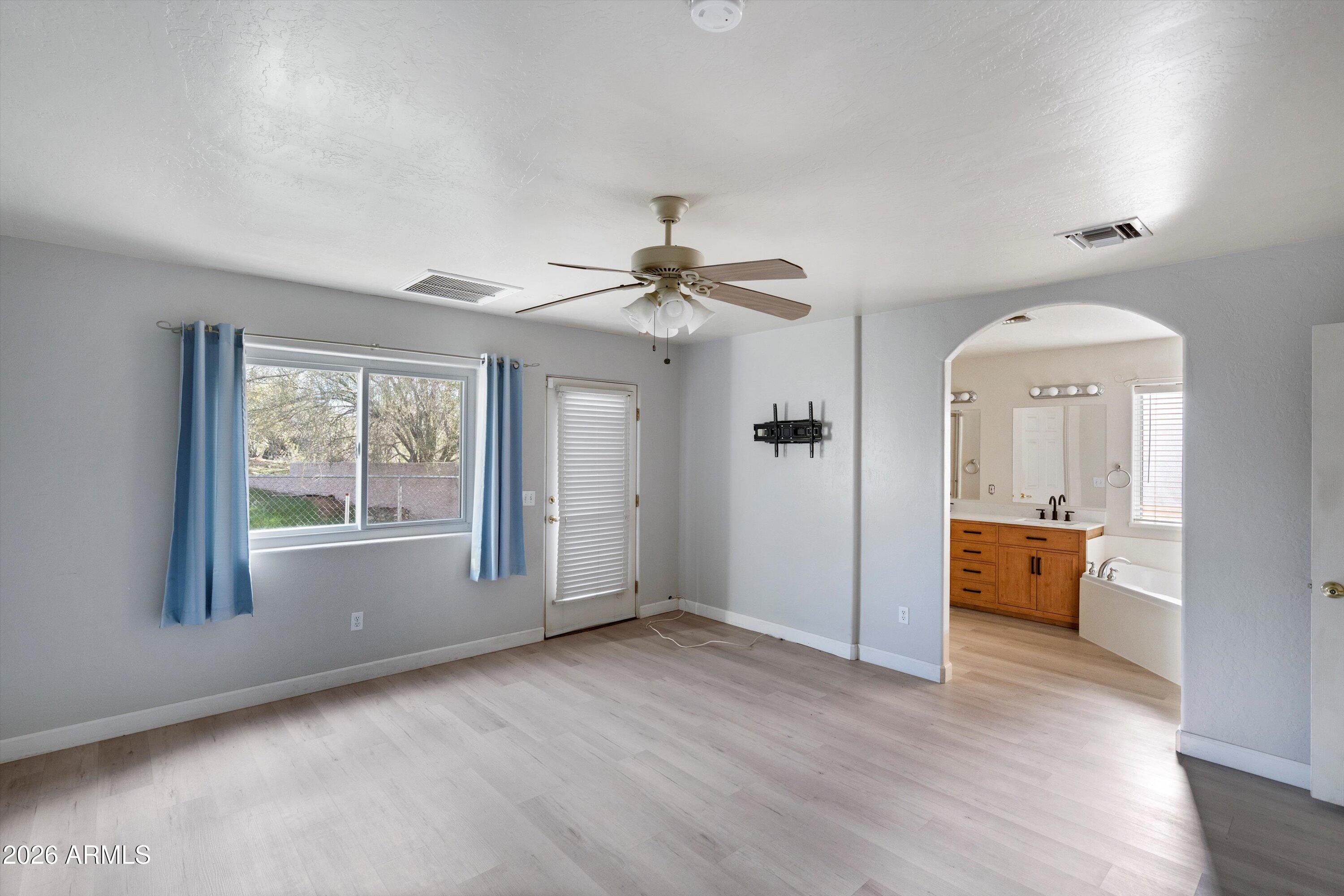 51224 North Mockingbird Road Wickenburg, AZ 85390 - Photo 16 of 31 16-Primary Bedroom