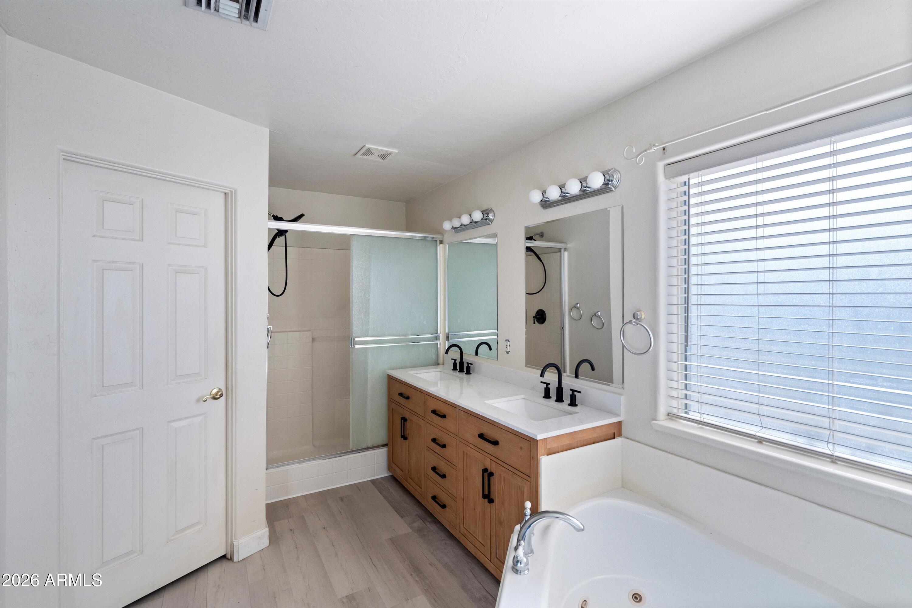 51224 North Mockingbird Road Wickenburg, AZ 85390 - Photo 17 of 31 17-Primary Bathroom