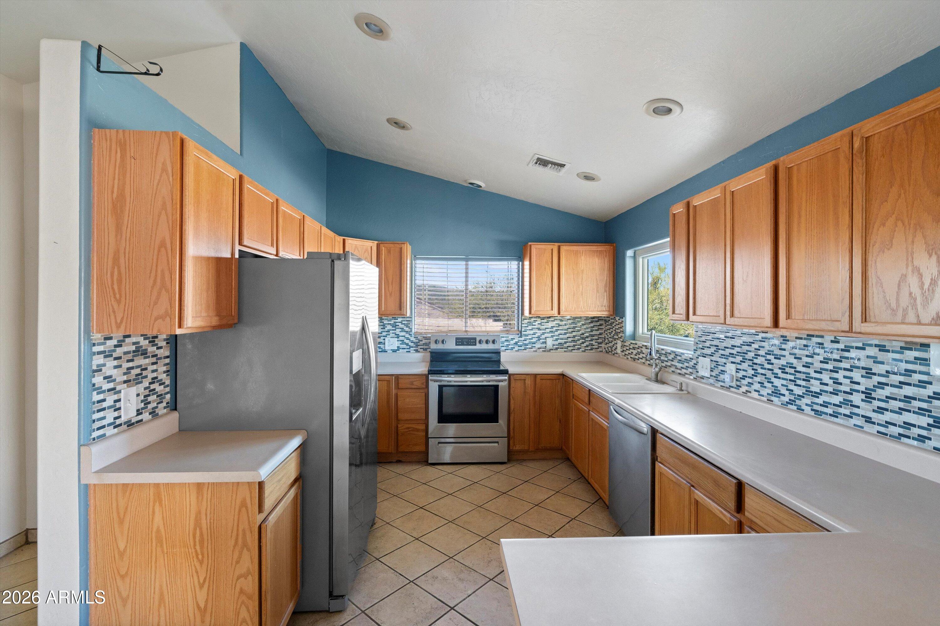 51224 North Mockingbird Road Wickenburg, AZ 85390 - Photo 7 of 31 07-Kitchen
