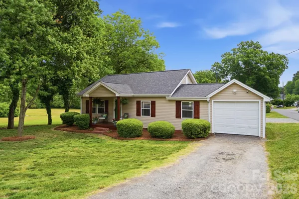 $249,900 | 215 West Dallas Road, Stanley, NC 28164