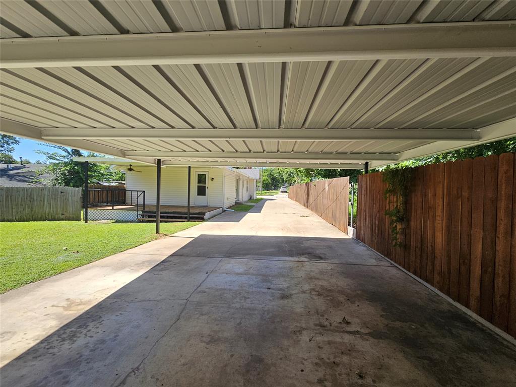 806 West Spring Street Weatherford, TX 76086 - Photo 23 of 24 Carport