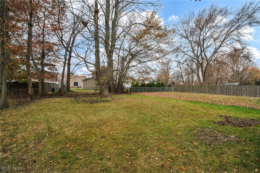 1300 Sunset Road Cleveland, OH 44124 - Photo 24 of 27
