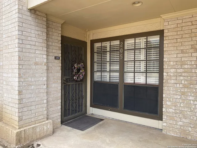 a view of a entryway in a house