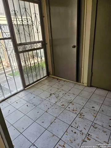 $190,000 | 165 West Rampart Drive, Unit 205, San Antonio, TX 78216