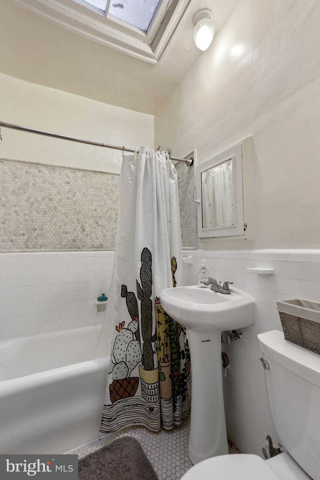 1006 Quebec Place Northwest Washington, DC 20010 - Photo 11 of 13