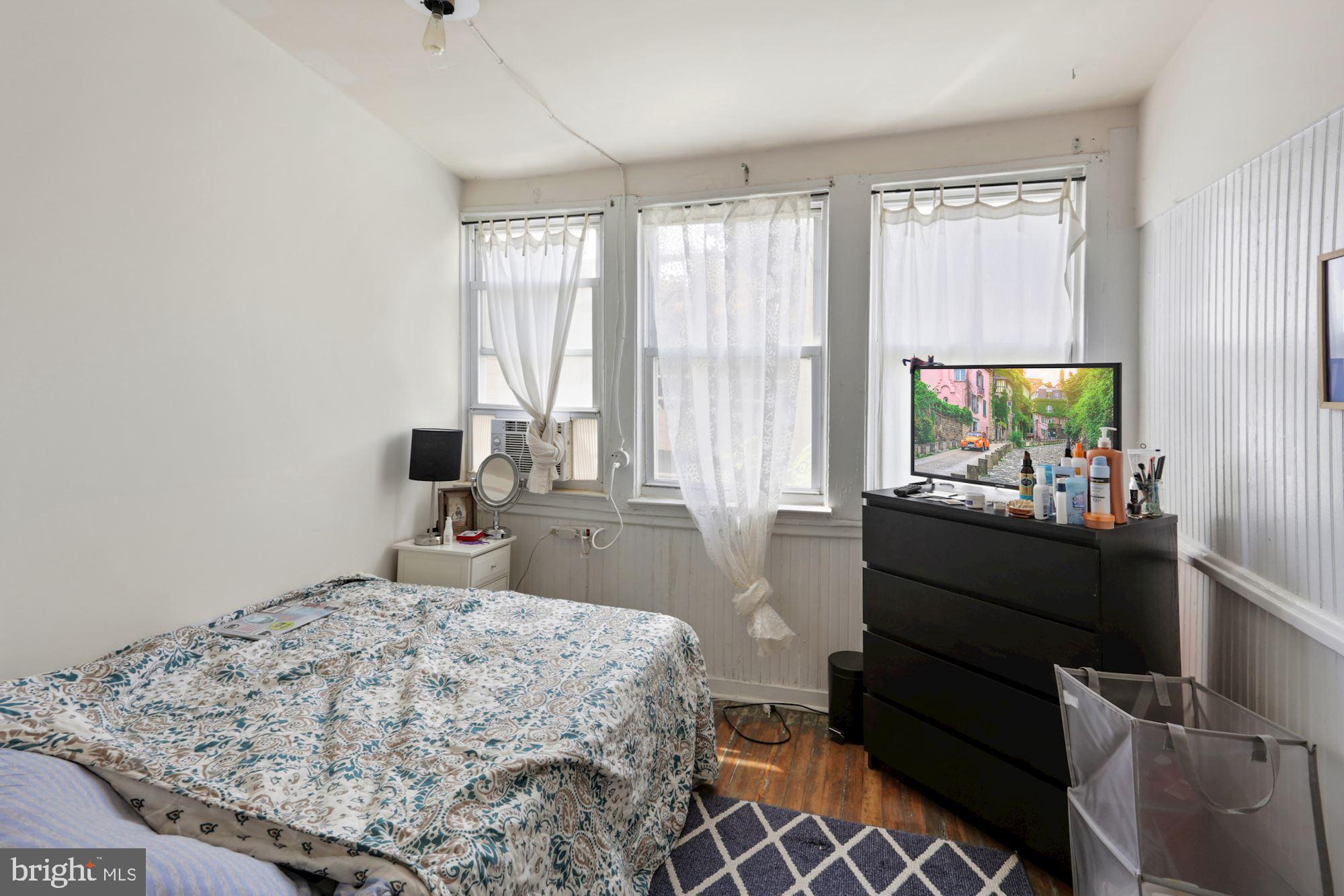 1006 Quebec Place Northwest Washington, DC 20010 - Photo 9 of 13