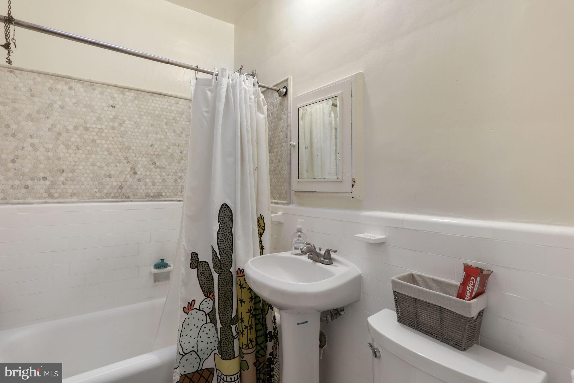 1006 Quebec Place Northwest Washington, DC 20010 - Photo 10 of 13