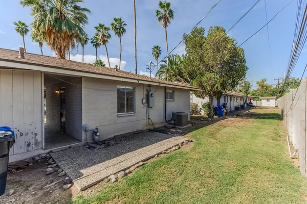 $1,195 | 524 West Fairway Drive, Unit 6, Mesa, AZ 85201