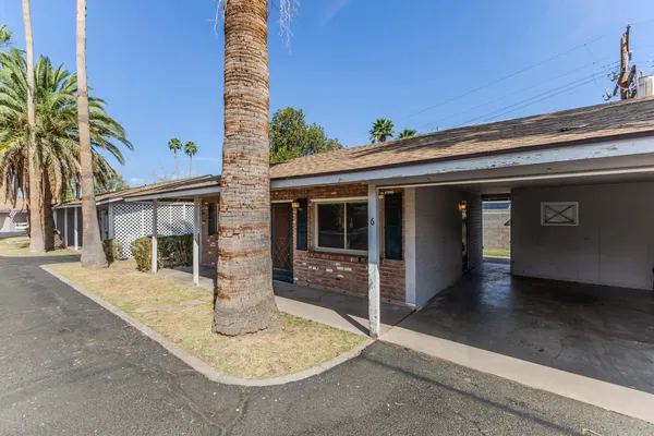 $1,195 | 524 West Fairway Drive, Unit 6, Mesa, AZ 85201
