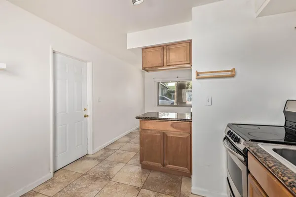$1,195 | 524 West Fairway Drive, Unit 6, Mesa, AZ 85201