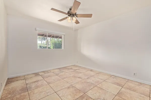 $1,145 | 524 West Fairway Drive, Unit 6, Mesa, AZ 85201