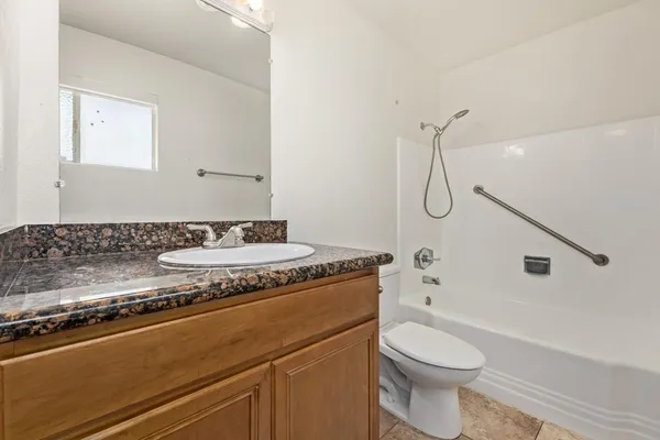 $1,195 | 524 West Fairway Drive, Unit 6, Mesa, AZ 85201