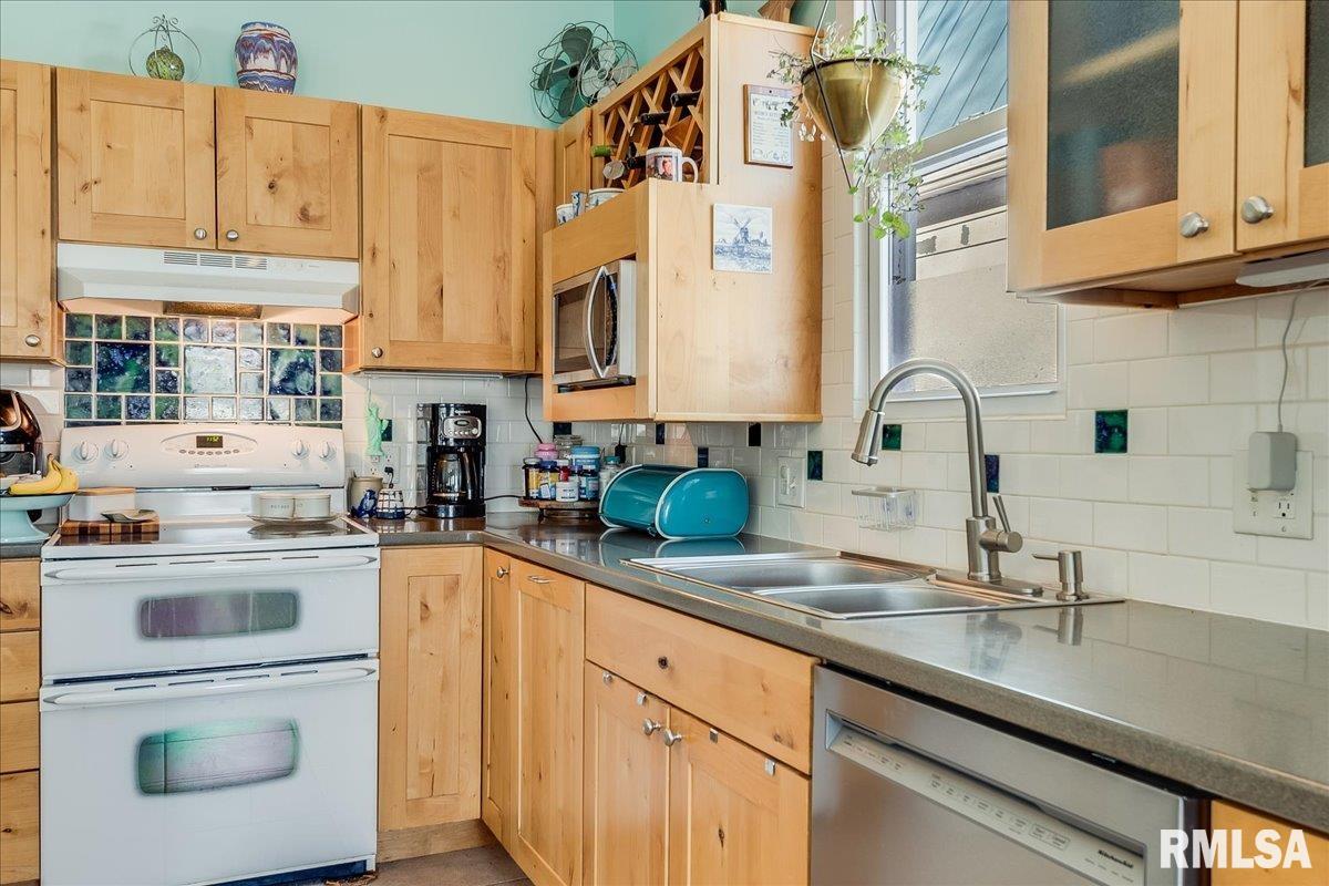 924 Cleveland Avenue Springfield, IL 62704 - Photo 14 of 32