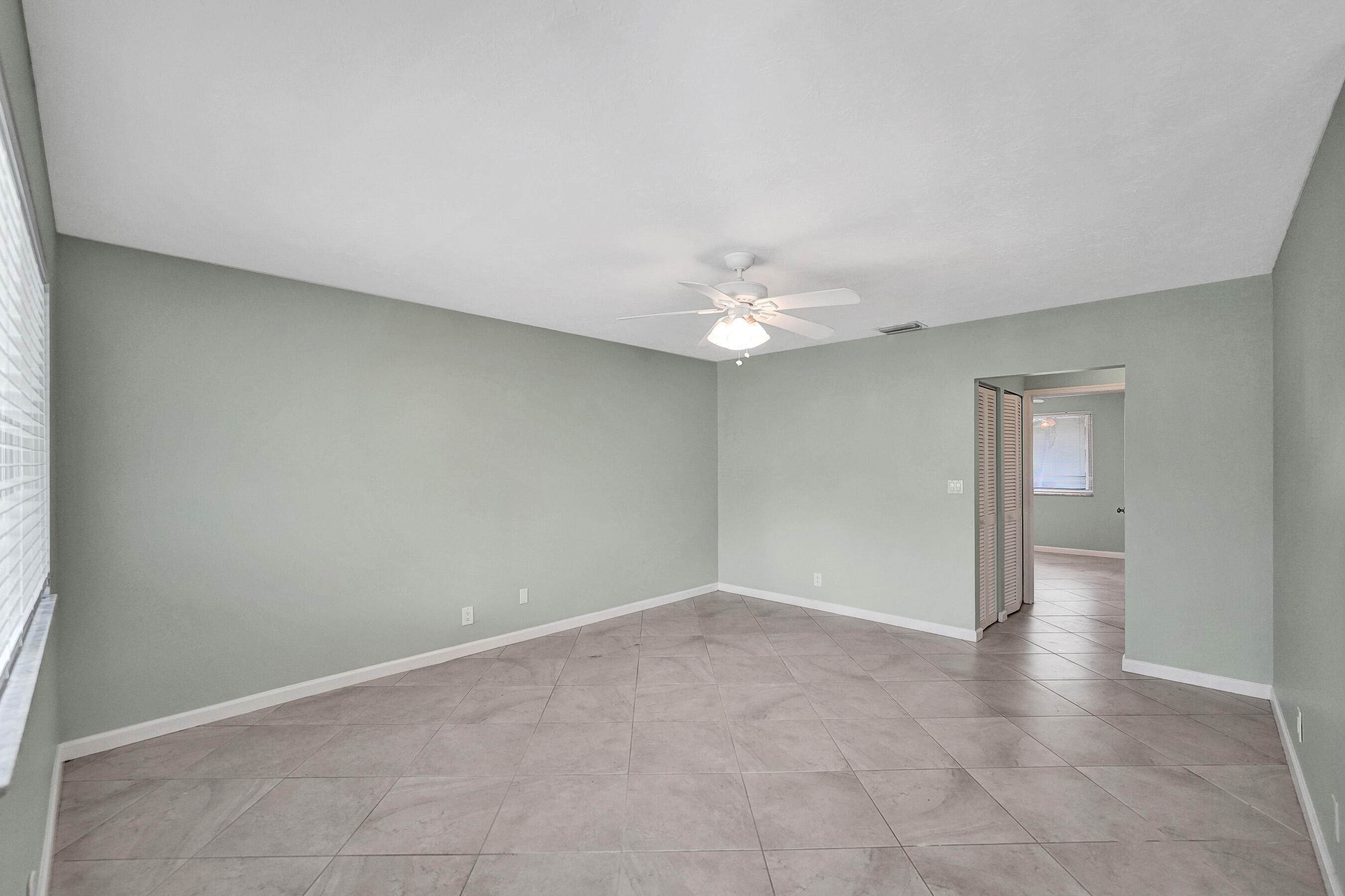 1250 Miami Road, Unit 11 Fort Lauderdale, FL 33316 - Photo 7 of 38 DSC08006