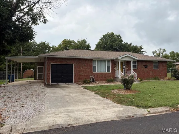$195,000 | 4928 Hill Drive, Godfrey, IL 62035