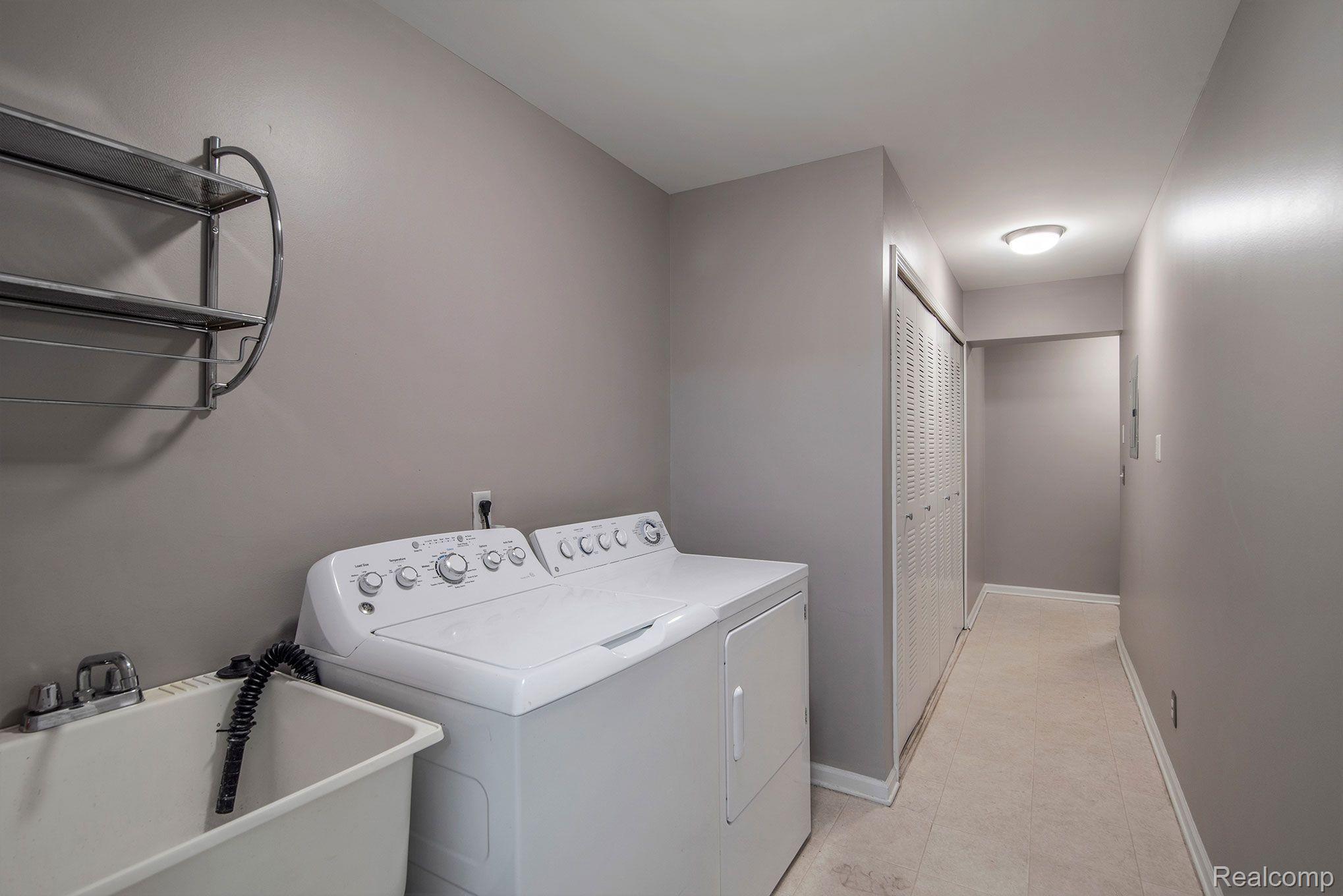 1814 Flagstone Circle Rochester, MI 48307 - Photo 19 of 23 Gallery Image 19