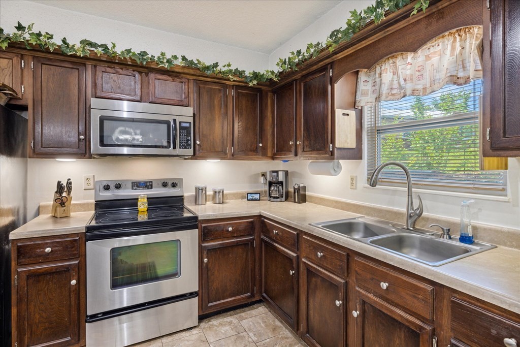 1972 Allensville Ridge Sevierville, TN 37876 - Photo 11 of 25 Gallery Image 11