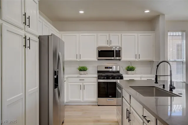 $2,950 | 4379 Bella Cascada Street, Las Vegas, NV 89135