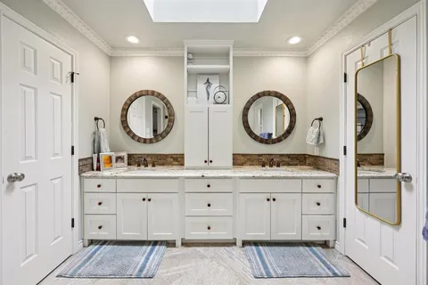 $469,900 | 3710 Falcon Lake Drive, Arlington, TX 76016