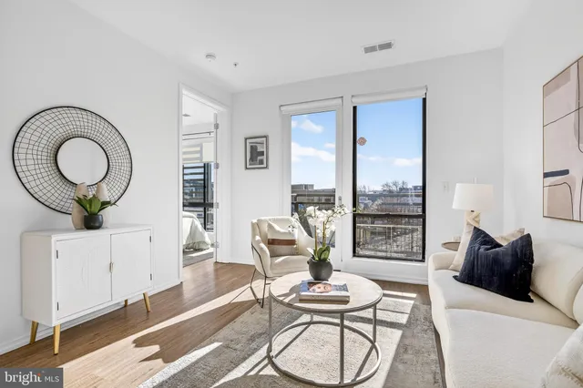 $819,000 | 1550 11th Street Northwest, Unit 407, Washington, DC 20005