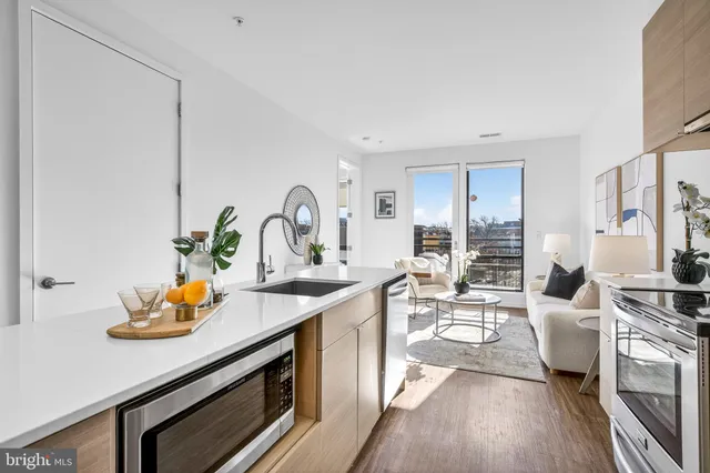 $819,000 | 1550 11th Street Northwest, Unit 407, Washington, DC 20005