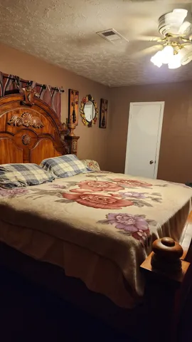 a view of a livingroom with furniture