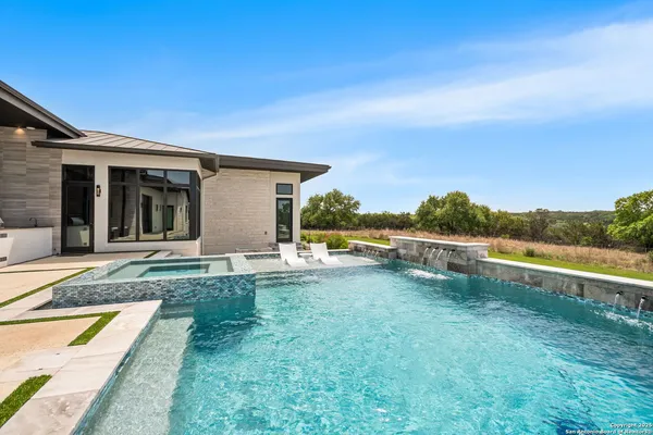 $3,999,999 | 125 Monterey Trail, Bergheim, TX 78004