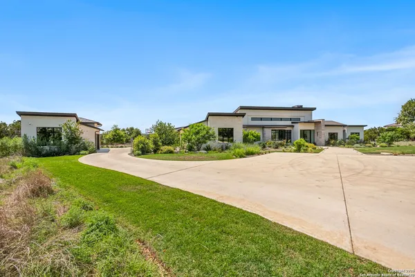 $3,999,999 | 125 Monterey Trail, Bergheim, TX 78004