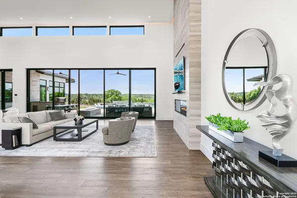 $3,999,999 | 125 Monterey Trail, Bergheim, TX 78004