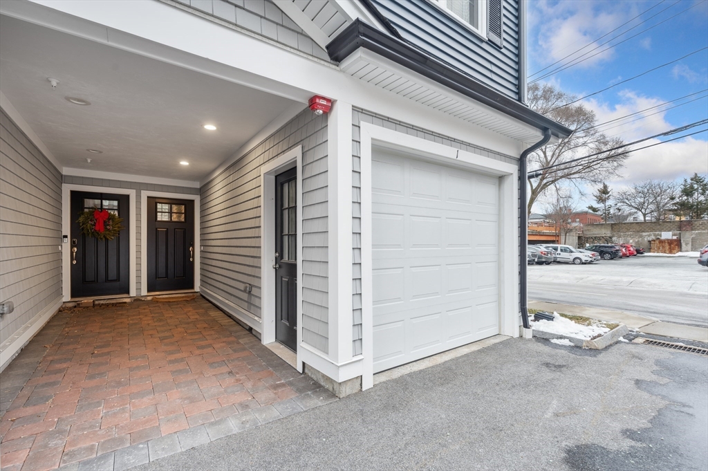 16 Common Street, Unit 1 Waltham, MA 02451 - Photo 23 of 28