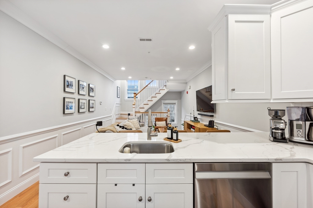 16 Common Street, Unit 1 Waltham, MA 02451 - Photo 7 of 28
