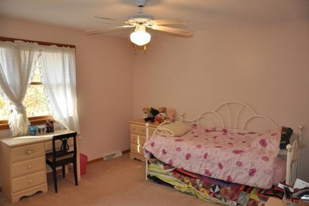 750 Field Club Road Pittsburgh, PA 15238 - Photo 15 of 25 Bedroom. Sunny bedrooms offer lots of space