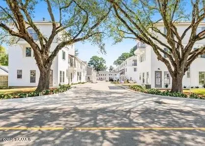 $1,900 | 214 Steiner Oaks, Lafayette, LA 70508