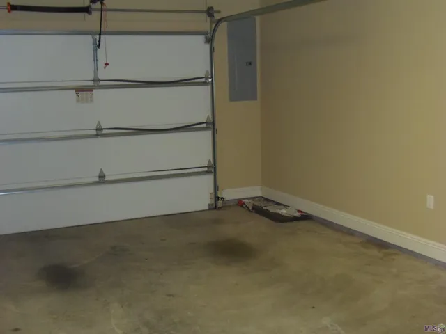 $2,000 | 201 Harkey Drive, Thibodaux, LA 70301