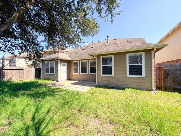 $2,800 | 2802 Ridgeglen Lane, Houston, TX 77082