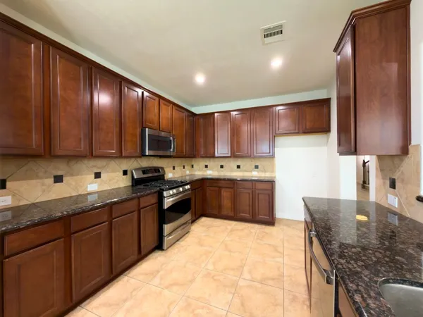 $2,800 | 2802 Ridgeglen Lane, Houston, TX 77082