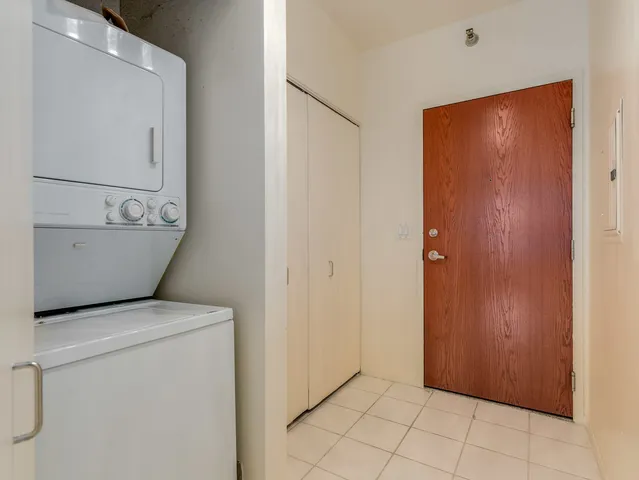 $275,000 | 701 South Wells Street, Unit 1102, Chicago, IL 60607