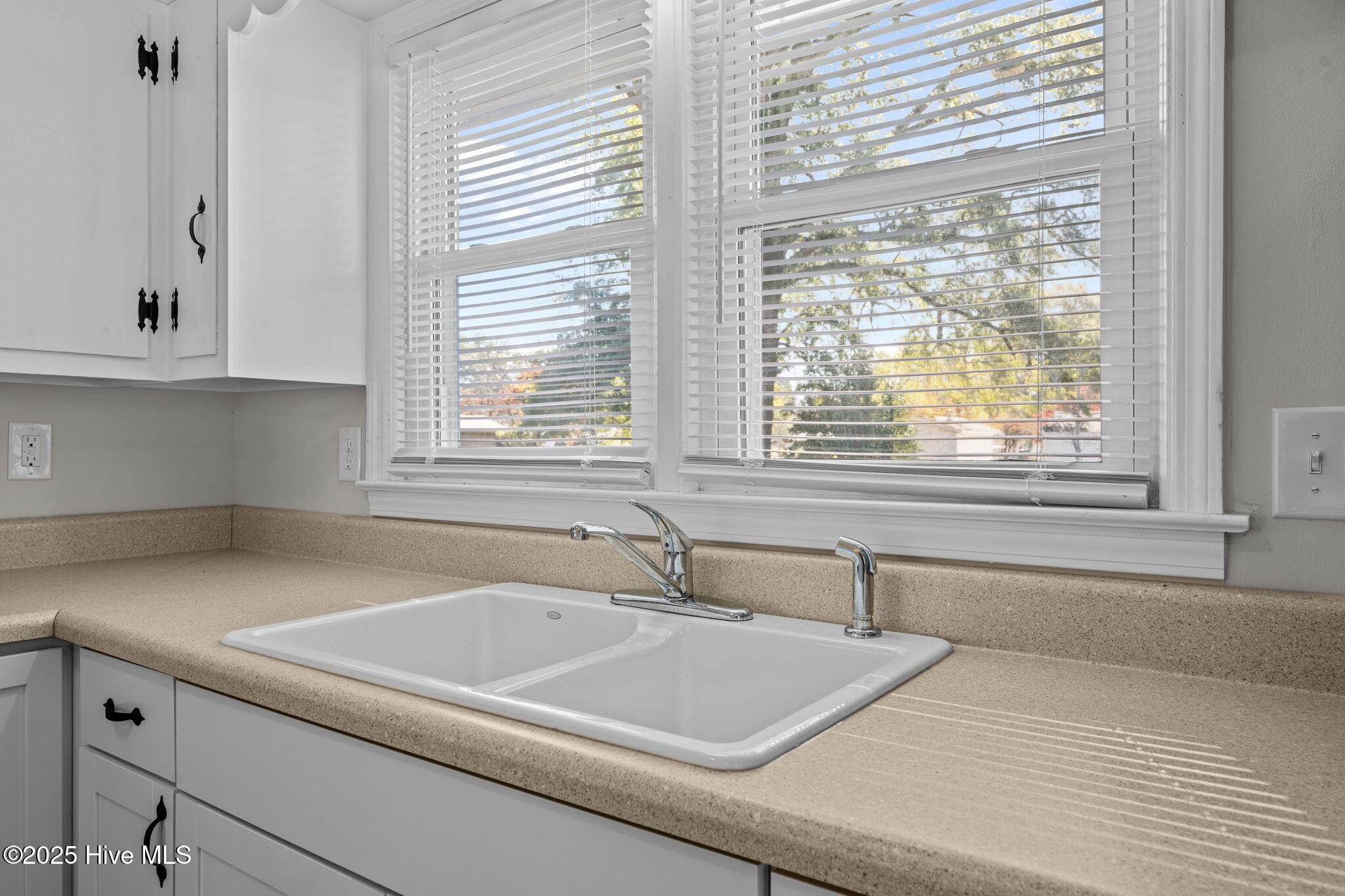 405 Pollock Street Pollocksville, NC 28573 - Photo 17 of 36 33-web-or-mls-DSC_8535