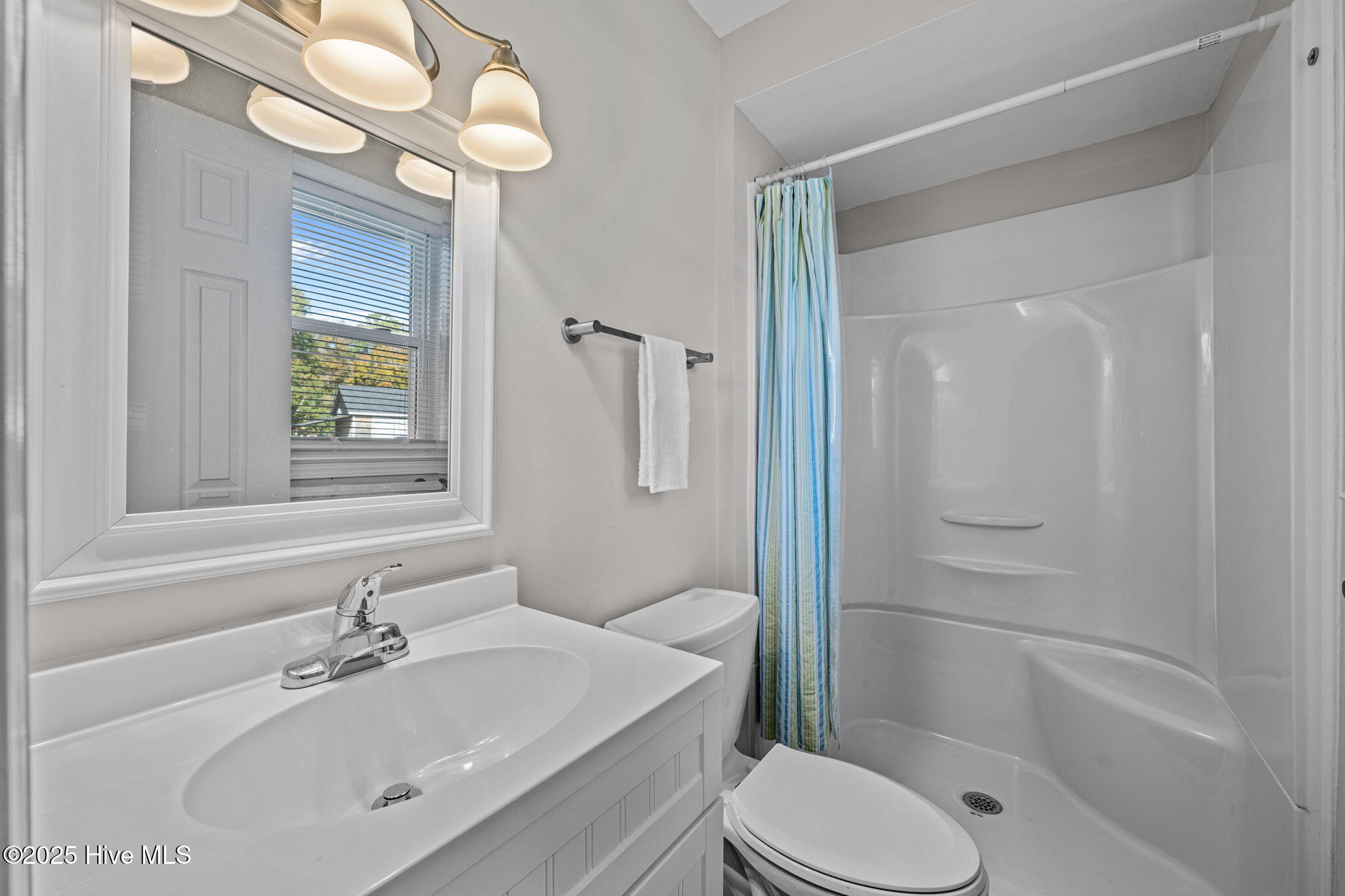 405 Pollock Street Pollocksville, NC 28573 - Photo 26 of 36 primary bath