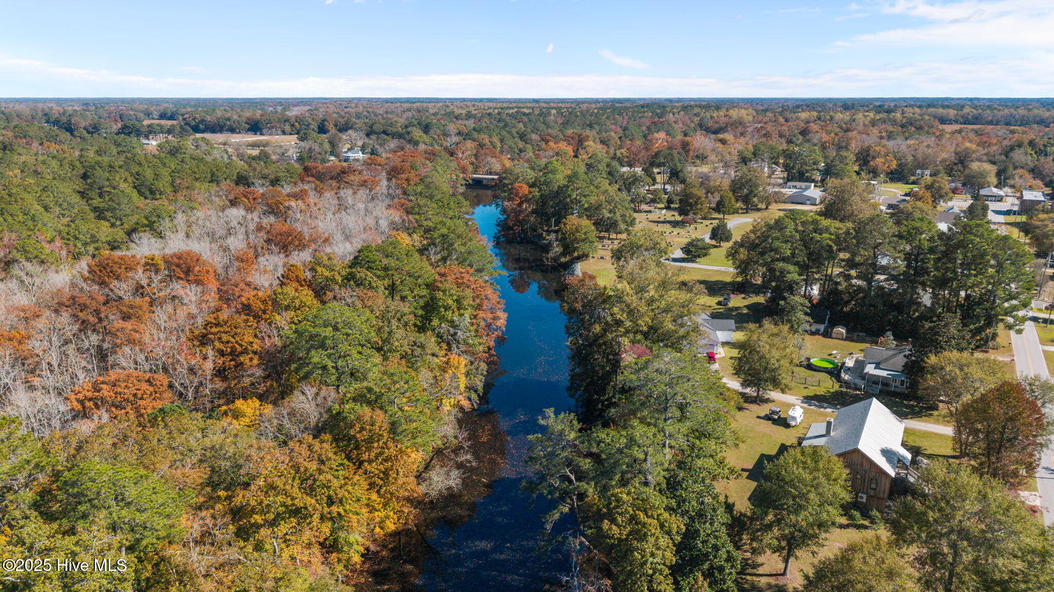 405 Pollock Street Pollocksville, NC 28573 - Photo 32 of 36 views showing theTrent River